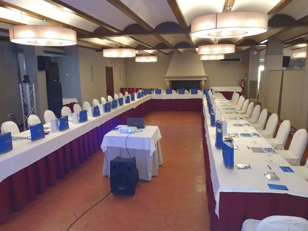 Hotel La Carreta Chiva Luaran gambar