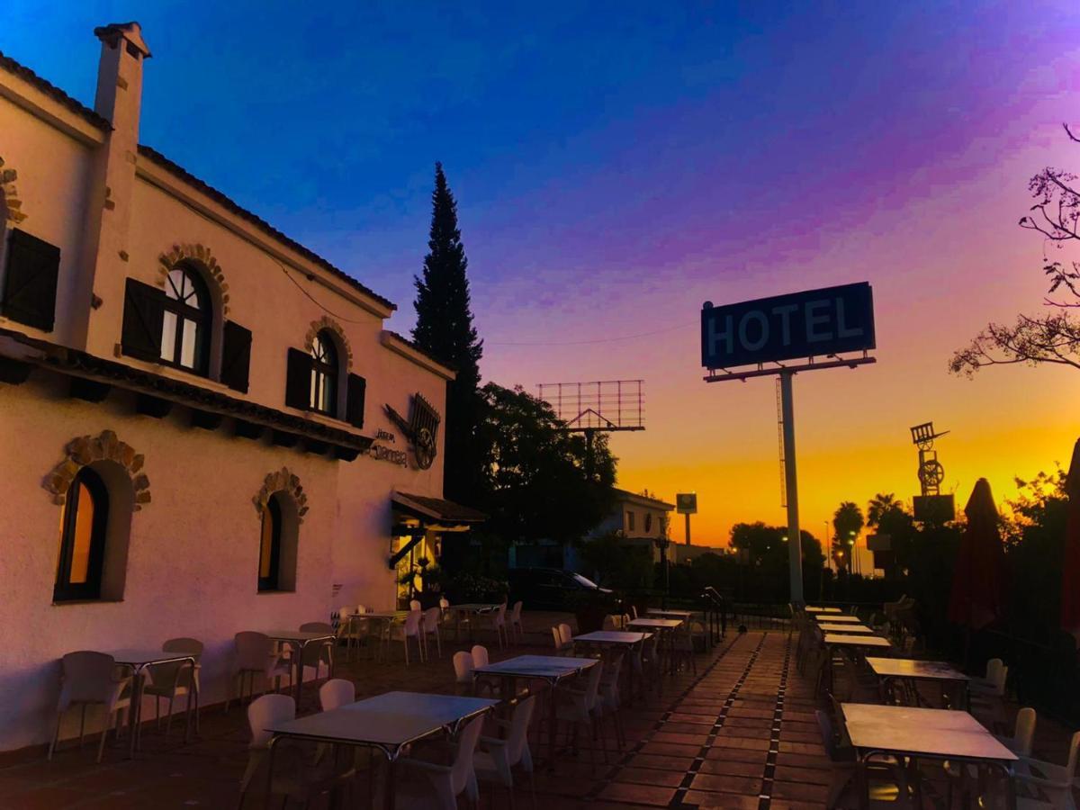 Hotel La Carreta Chiva Luaran gambar