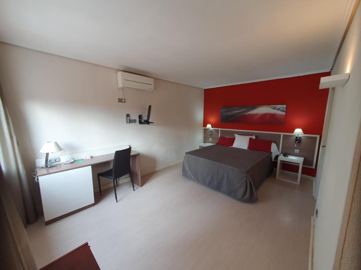 Hotel La Carreta Chiva Luaran gambar