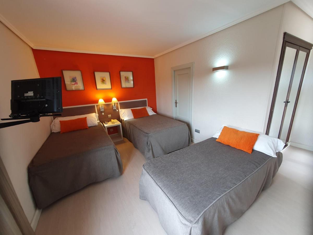 Hotel La Carreta Chiva Luaran gambar