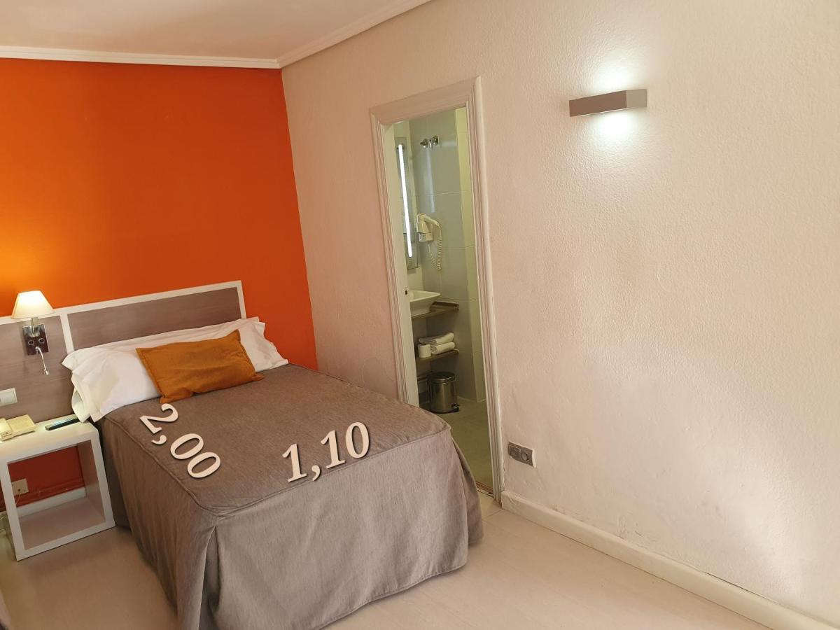 Hotel La Carreta Chiva Luaran gambar