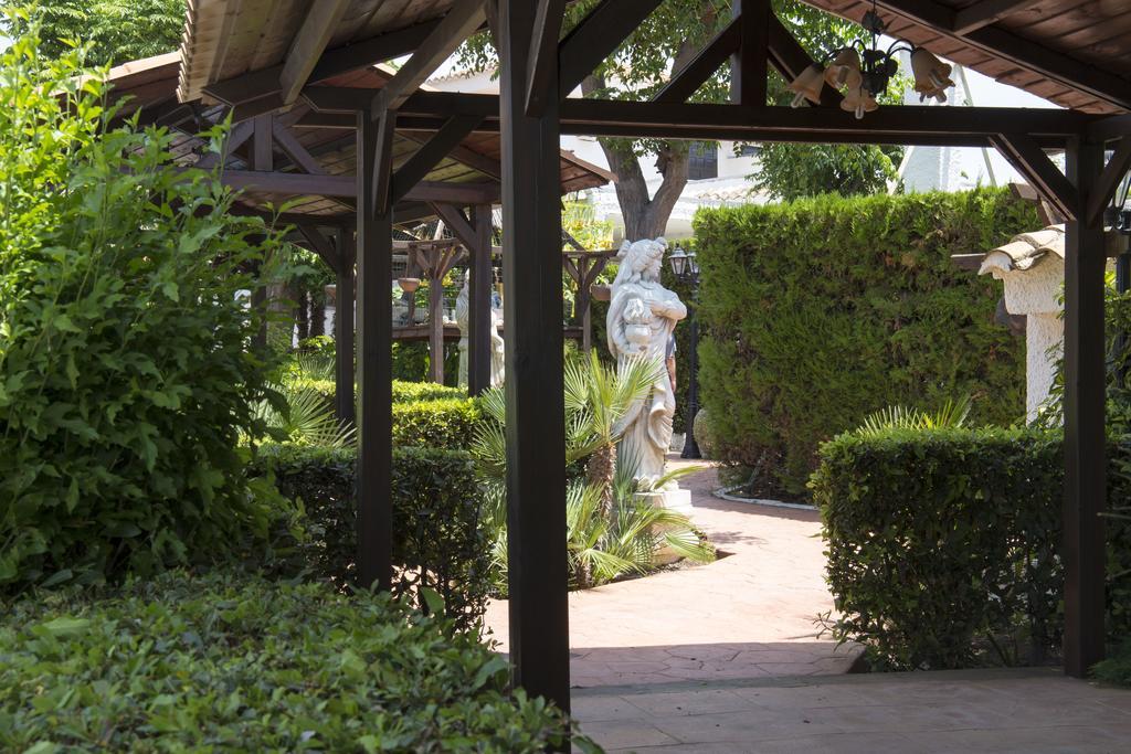Hotel La Carreta Chiva Luaran gambar