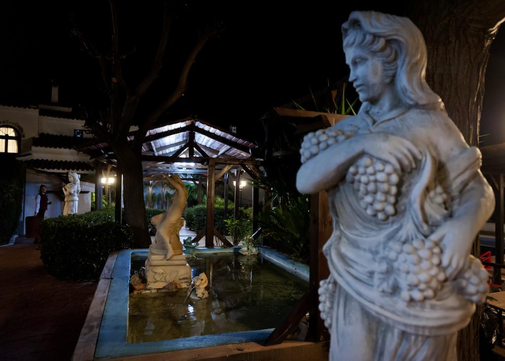 Hotel La Carreta Chiva Luaran gambar